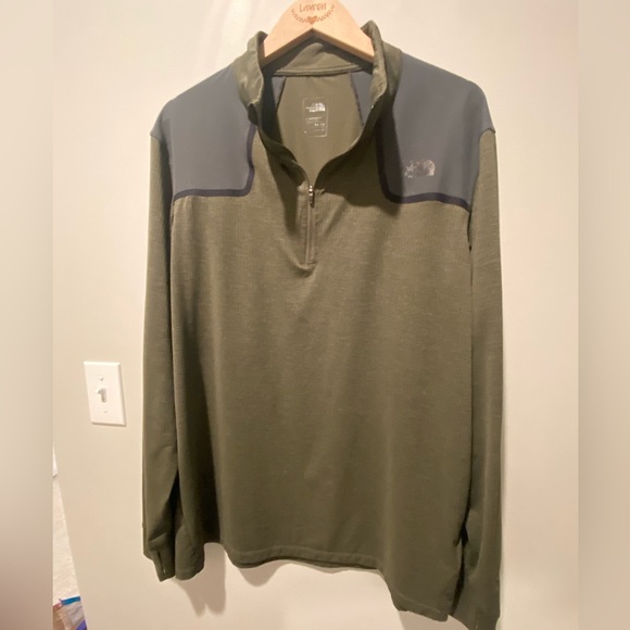 The North Face Other - Men’s - The North Face Quarter Zip - Size Extra Large